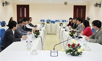Đoàn công tác của tỉnh làm việc với tổng lãnh sự Việt Nam tại Osaka
