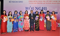 Lãnh đạo Bộ gặp mặt các cán bộ nữ ngành Ngoại giao