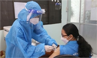 Việt Nam vượt nhiều nước trong khu vực về tốc độ tiêm chủng ngừa COVID-19