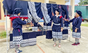 Sắc màu trang phục truyền thống người Dao Yên Sơn