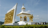 Những tượng đài vĩnh cửu trên đất Lào
