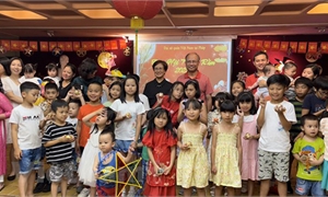 Trẻ em Việt Nam tại Pháp vui đón Tết Trung Thu ở thủ đô Paris
