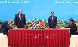 Thủ tướng Phạm Minh Chính và Thủ tướng Cuba chứng kiến Lễ ký kết các văn kiện