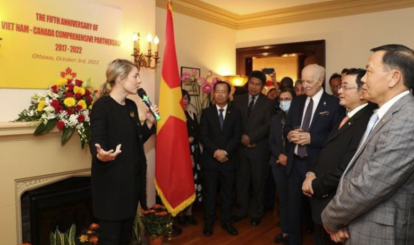 Vietnam-Canada further promote comprehensive partnership
