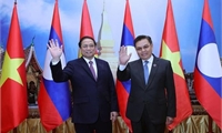 Prime Minister Pham Minh Chinh meets with Chairman of Lao National Assembly