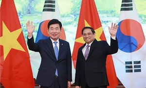 Prime Minister Pham Minh Chinh meets Speaker of the RoK’s NA Kim Jin Pyo