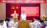 Secretary of the Province Party Committee Bui Minh Chau works with Tan Son district Party Committee