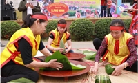 Huyện Cẩm Khê, Yên Lập giành giải Nhất Hội thi gói, nấu bánh chưng và giã bánh giầy