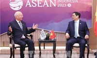 Thủ tướng Phạm Minh Chính gặp Chủ tịch Diễn đàn Kinh tế thế giới