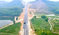 The Tuyen Quang - Phu Tho expressway project completed early