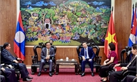 Đoàn đại biểu lãnh đạo huyện Long, tỉnh Luông Nậm Thà (Lào) thăm và làm việc tại Sở Ngoại vụ