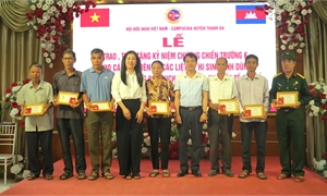 Truy tặng Kỷ niệm chương chiến trường K cho 27 liệt sĩ huyện Thanh Ba