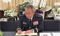 Đông đảo người Nhật Bản tiếp tục đến viếng Tổng Bí thư Nguyễn Phú Trọng