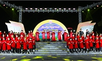 Over 250 students from Viet Tri city participate in the Xoan Singing and Folk Songs Program