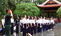 Chi bộ Sở Ngoại vụ tổ chức sinh hoạt chuyên đề về “Học tập và làm theo tư tưởng, đạo đức, phong cách Hồ Chí Minh” năm 2025, hướng tới sinh nhật Bác tại khu di tích lịch sử K9 - Đá Chông.