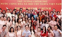 PM meets Vietnamese community in China