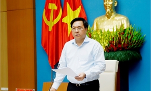 Chủ tịch UBND tỉnh Trần Duy Đông chủ trì hội nghị giao ban giữa Chủ tịch, các Phó Chủ tịch UBND tỉnh