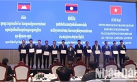 Training course for young leaders of Viet Nam, Laos, Cambodia wraps up