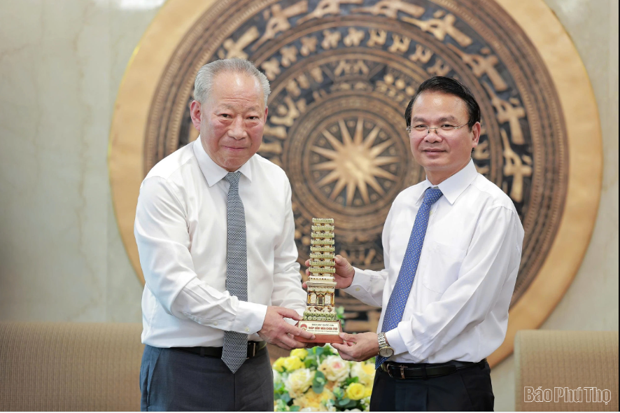 Provincial Party Secretary Dang Xuan Phong holds working session with Pacific Construction Group