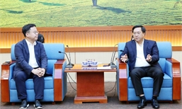 Chủ tịch UBND tỉnh Trần Duy Đông tiếp và làm việc với Công ty Giải pháp năng lượng LG, Hàn Quốc