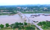 Tổ chức giao thông, đảm bảo an toàn cầu sông Lô, thuộc địa bàn xã Đoan Hùng, tỉnh Phú Thọ.