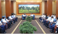 Chủ tịch UBND tỉnh Trần Duy Đông tiếp và làm việc với Đoàn Đại sứ quán Cộng hòa Singapore tại Việt Nam