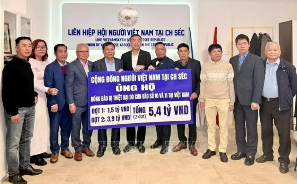 Kiều bào tại Czech ủng hộ đồng bào trong nước 5,4 tỷ đồng