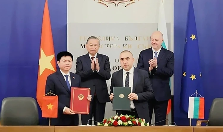 Phu Tho province signs friendship cooperation agreement with Pernik province, Bulgaria - Strengthening the Vietnam–Bulgaria Strategic Partnership
