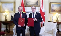 Viet Nam, UK issue joint declaration on elevation of bilateral ties to comprehensive strategic partnership