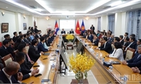 Deputy Prime Minister Bui Thanh Son meets Vietnamese Community in Cambodia