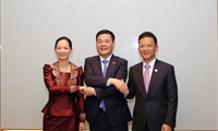 Viet Nam, Cambodia step up cooperation, traditional friendship
