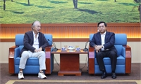 Chủ tịch UBND tỉnh Trần Duy Đông tiếp và làm việc với Tập đoàn YCH Singapore