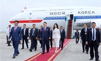 Korean President arrives in Ha Noi, beginning state visit to Viet Nam