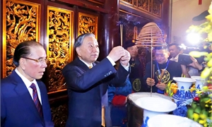 Trang nghiêm, trọng thể Lễ dâng hương tưởng niệm các Vua Hùng năm Bính Ngọ 2026