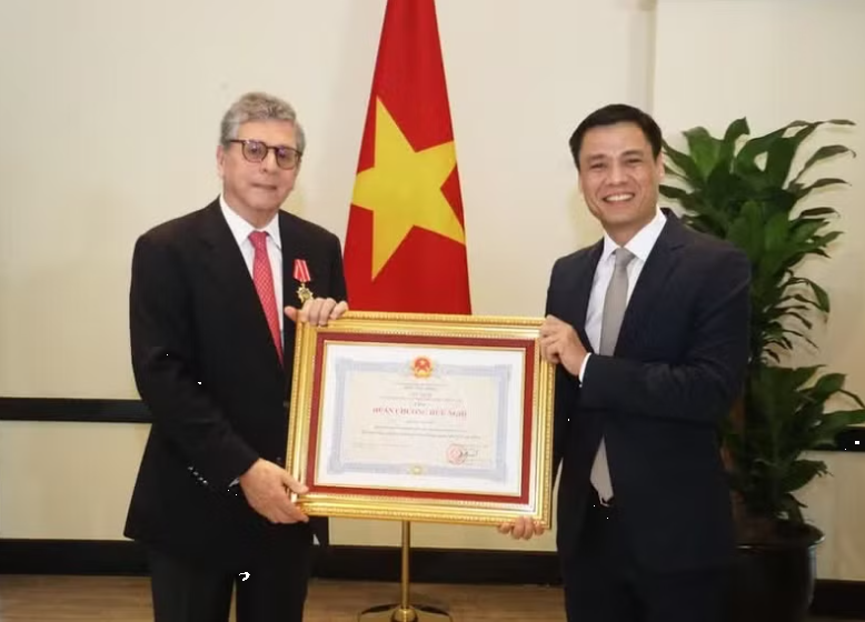 Brazilian Ambassador to Viet Nam awarded Friendship Order