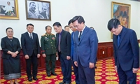 Lãnh đạo tỉnh viếng cố Chủ tịch Quốc hội Lào Xaysomphone Phomvihane