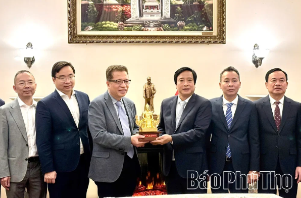 Phu Tho Provincial leaders visit and work with the Vietnamese Embassy in the Russian Federation