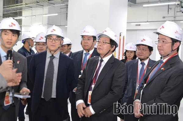 Requesting SK Group to continue expanding investment projects in Phu Tho