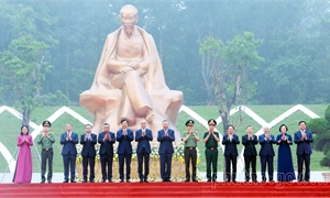 Lễ kỷ niệm 72 năm Ngày Bác Hồ về thăm Đền Hùng và khánh thành Tượng đài “Bác Hồ với ngày hội non sông”