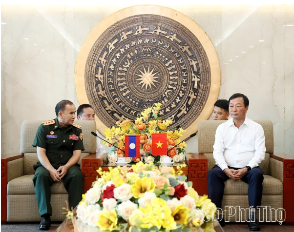 Strengthening Solidarity and Defense Cooperation Between Phu Tho and Luang Namtha